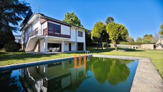 Chalet  Avenida miguel hernández. Vivienda singular con parcela de 3.000m² con precioso jardín y e