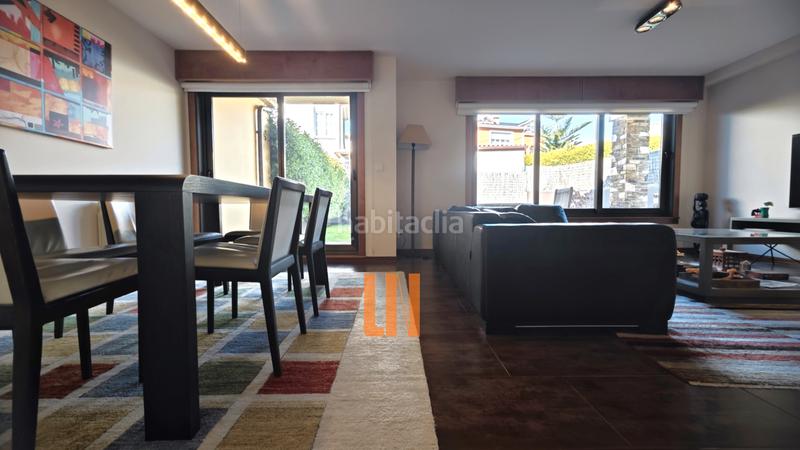 Foto 09b0346f-47d6-414c-ae69-fba8b637ded1. Casa pareada en rúa gaza 26 excelente chalet pareado en esquina, ubicado en punta canide, a escasos metros de la playa de mera. en Oleiros