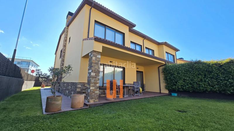Foto 396123e9-9dd0-4fdc-b820-457626017178. Casa pareada en rúa gaza 26 excelente chalet pareado en esquina, ubicado en punta canide, a escasos metros de la playa de mera. en Oleiros