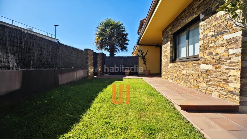 Foto 5c4eda61-d228-4ae8-8cba-0dfa7396b420. Casa pareada en rúa gaza 26 excelente chalet pareado en esquina, ubicado en punta canide, a escasos metros de la playa de mera. en Oleiros