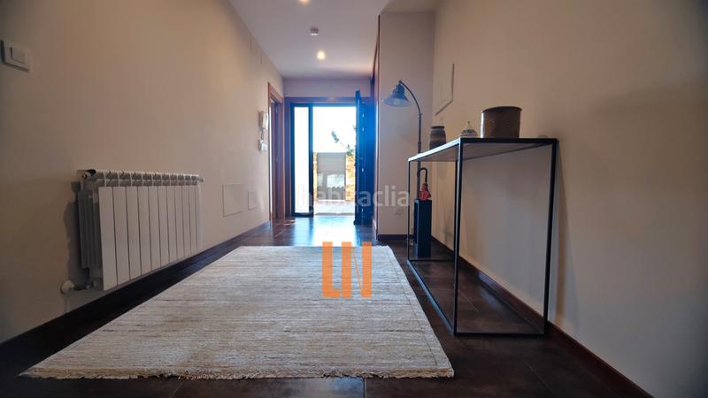 Foto bf8f30e3-8bee-421b-8a17-b650b3da81a4. Casa pareada en rúa gaza 26 excelente chalet pareado en esquina, ubicado en punta canide, a escasos metros de la playa de mera. en Oleiros