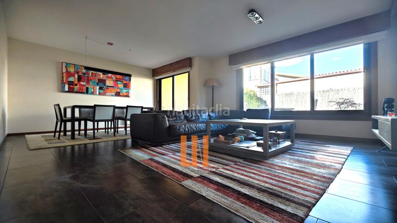 Foto dcb52c65-a545-4062-b2c1-8180f576ecd8. Casa pareada en rúa gaza 26 excelente chalet pareado en esquina, ubicado en punta canide, a escasos metros de la playa de mera. en Oleiros