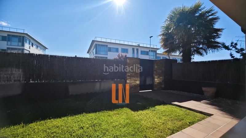 Foto df0e0718-e9cf-407c-948c-33481b15c2a0. Casa pareada en rúa gaza 26 excelente chalet pareado en esquina, ubicado en punta canide, a escasos metros de la playa de mera. en Oleiros