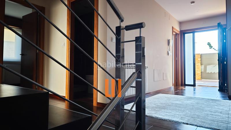 Foto ff164b25-dcbf-4838-b935-d15a3555bfdf. Casa pareada en rúa gaza 26 excelente chalet pareado en esquina, ubicado en punta canide, a escasos metros de la playa de mera. en Oleiros