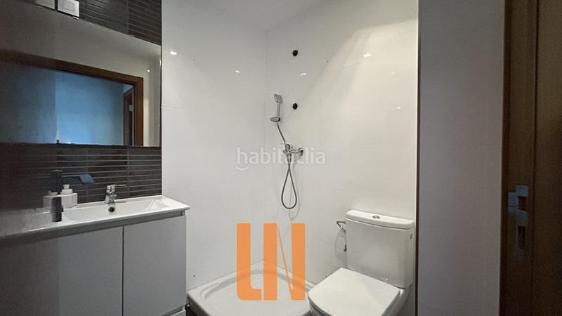 Foto 70e174a6-eb67-4707-b944-e0e1ee2cdd50. Chalet en avenida morro de canide 207 chalet pareado en esquina con 5 dormitorios. en Oleiros