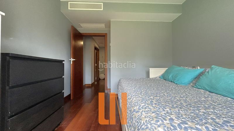 Foto cf5528f1-9477-4606-8c1e-1f1ff268600b. Chalet en avenida morro de canide 207 chalet pareado en esquina con 5 dormitorios. en Oleiros