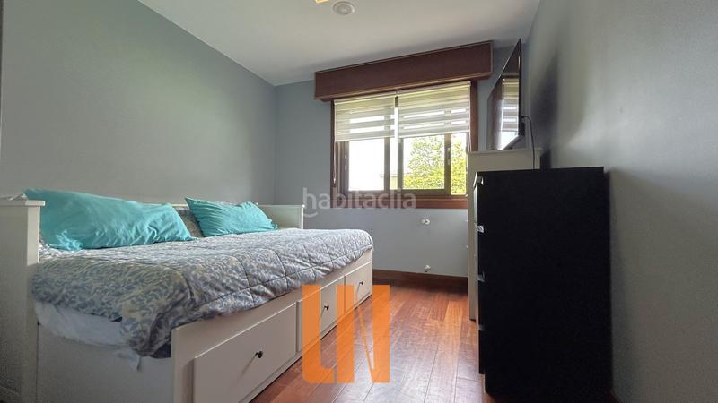 Foto ec640a33-14dd-4b0b-a717-f761e3d189f2. Chalet en avenida morro de canide 207 chalet pareado en esquina con 5 dormitorios. en Oleiros