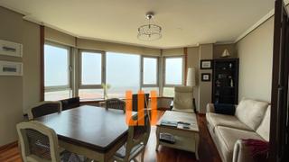 Rent Flat in Rúa faro finisterre 4. Piso de 3 dormitorios con vistas al mar. plaza de garaje