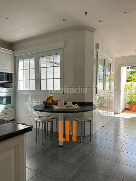 Foto 5306223d-948f-45a2-897f-be8bcd1395a5. Casa amb calefacció aparcament piscina a Grove (O)
