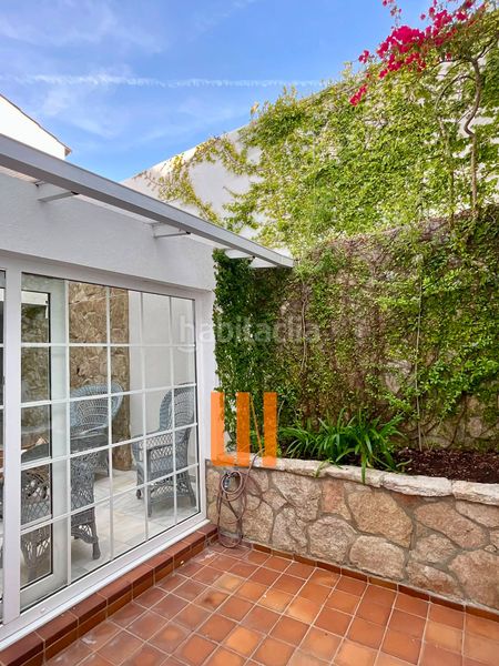 Foto b237d151-fb9f-47d6-b059-a98668294991. Casa amb calefacció aparcament piscina a Grove (O)