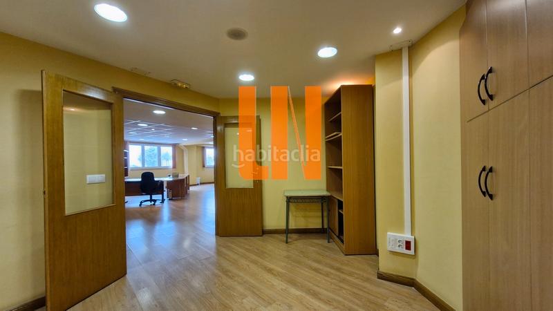 Foto 043c31b0-1759-4fa4-a10a-4335ac304882. Local comercial local en pb + oficina en 1ª planta, total 200m² en Coruña (A)