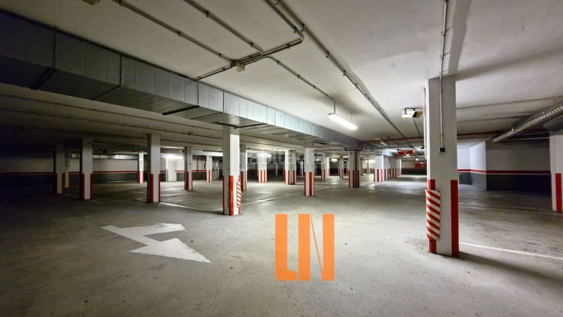 Foto a38cd453-24ea-4855-8f4d-616358075acd. Alquiler local comercial amplísimo local de 2.000m² y 2.000m² de aparcamiento. en Coruña (A)