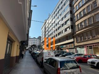 Office space  Rúa josé luis pérez cepeda. Fachada de 20 metros, acceso desde la calle y portal con ascenso