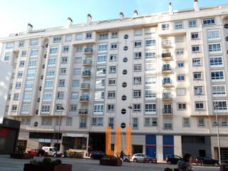 Pis a Rua enrique mariñas romero 30. Totalmente exterior, alto, luminoso, garaje, trastero.