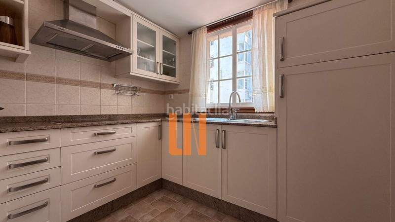 Foto 6ad515bf-508d-40dc-b258-8a0611f812ad. Local comercial a rúa panaderas 39 a Monte Alto - Zalaeta - Atocha Coruña (A)