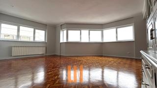 Lloguer Pis a Rúa sinfónica de galicia 5. 130m² útiles, con vistas 3 dormitorios y garaje.