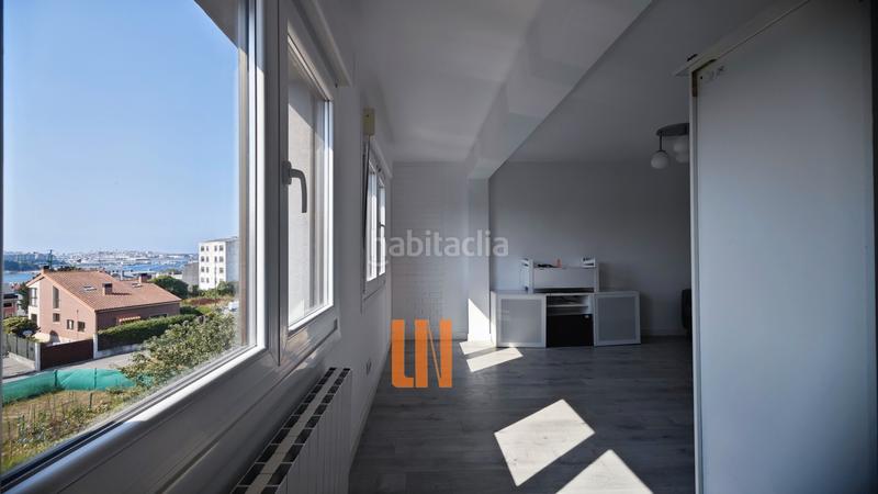 Foto 1e49ee2c-b170-48a3-ab7e-31b11a54e197. Piso vivienda totalmente reformada con excelentes vistas al mar y muy soleada. en Oleiros