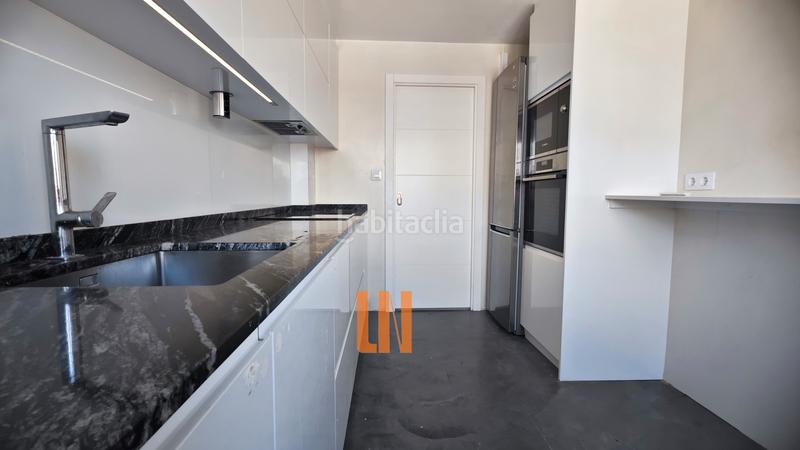 Foto 603e0aa6-9cef-46dd-9691-1efaff94944a. Piso vivienda totalmente reformada con excelentes vistas al mar y muy soleada. en Oleiros
