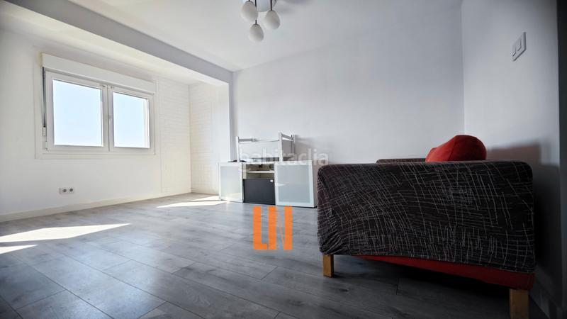 Foto 6b554877-0592-4c3e-b7a5-acbe9a7bb048. Piso vivienda totalmente reformada con excelentes vistas al mar y muy soleada. en Oleiros