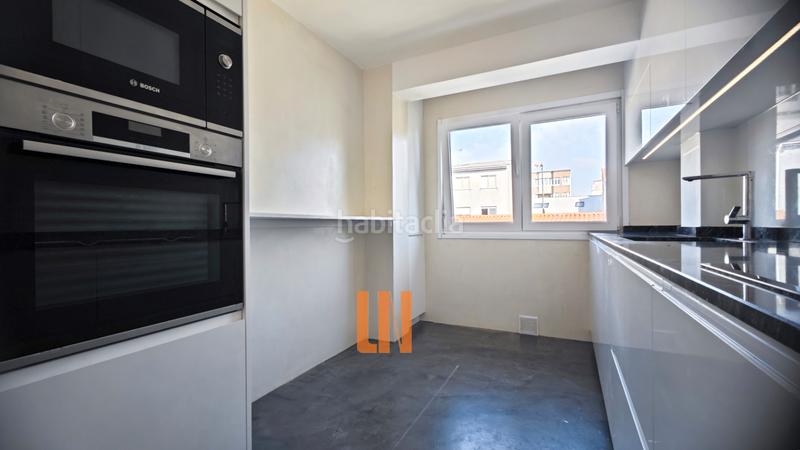 Foto 9de202b1-b947-4083-af0b-4056361b7bee. Piso vivienda totalmente reformada con excelentes vistas al mar y muy soleada. en Oleiros