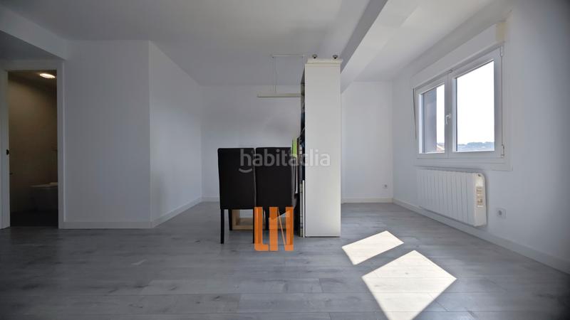 Foto a8388f85-12c5-4798-8773-8796684d6569. Piso vivienda totalmente reformada con excelentes vistas al mar y muy soleada. en Oleiros