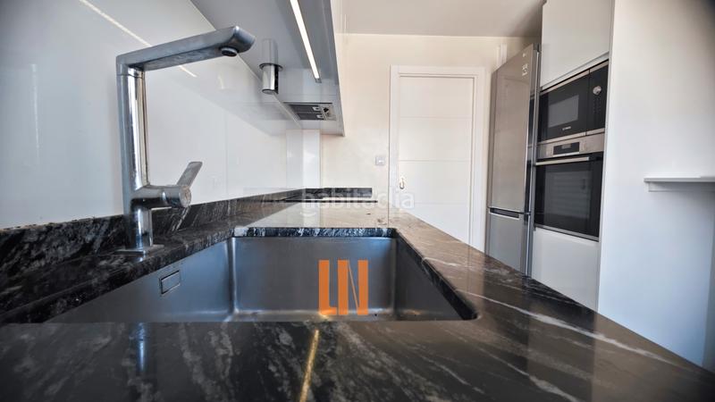Foto bad050ce-e1b5-4694-9a3b-0c668888a78c. Piso vivienda totalmente reformada con excelentes vistas al mar y muy soleada. en Oleiros