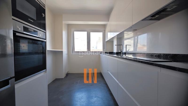 Foto de75b424-067a-4598-9e07-9576a165403e. Piso vivienda totalmente reformada con excelentes vistas al mar y muy soleada. en Oleiros