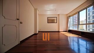 Pis  Rúa juan flórez. Amplia vivienda de 140m² en pleno centro de la ciudad.