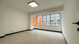 Location Appartement à Rúa benito blanco rajoy 6. Piso de 3 dormitorios, 1 baño