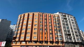 Appartement  Avenida pasaxe. Piso totalmente exterior con amplia plaza de garaje.