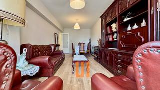 Appartamento  Avenida pasaxe. Piso totalmente exterior con amplia plaza de garaje.