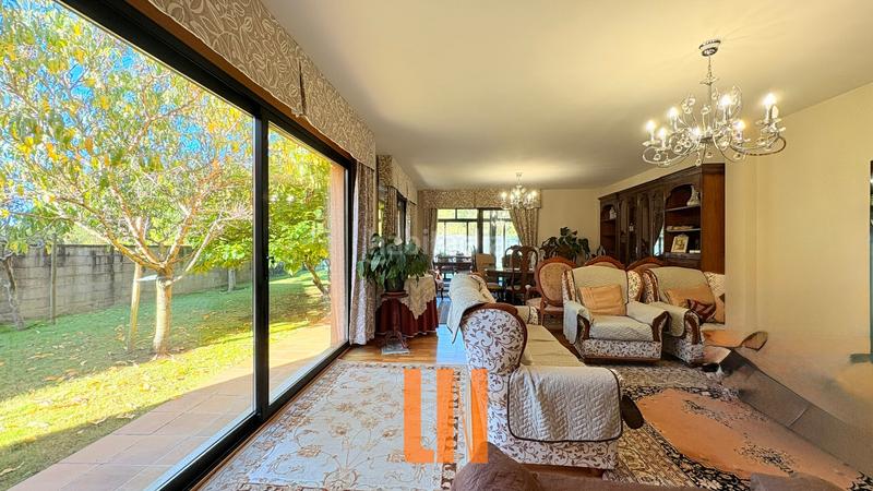 Foto 31952dec-2f60-43a1-be18-9fbfe9d281d7. Xalet amb calefacció piscina a Nós Oleiros