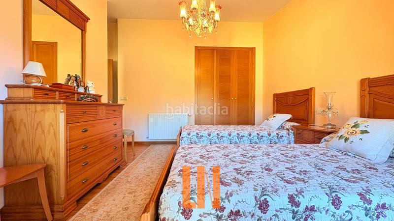 Foto f371272d-b7d6-4b15-810b-c84348f1a3f0. Xalet amb calefacció piscina a Nós Oleiros