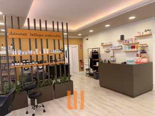 Rent Business premise in Rúa carlos martínez barbeito moras 4. 100m² de local comercial con salida de humos.