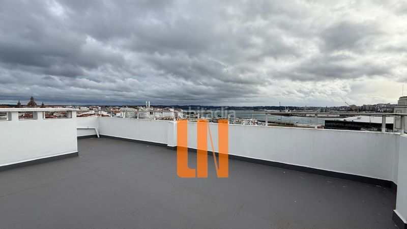 Foto d09a40a3-5404-4532-8587-f9f9696d08e0. Àtic amb calefacció a Ciudad Vieja Coruña (A)