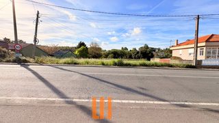 Terreno residenziale in Avenida república argentina 70. Parcela urbanizable en dorneda (oleiros), muy próxima a las play