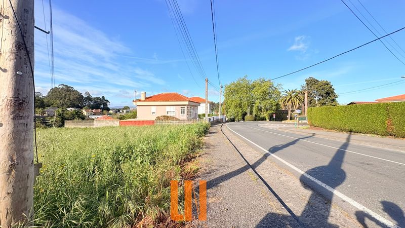 Foto c841dac3-ea98-41e8-8c48-fafbdd3e7598. Wohngrundstück in avenida república argentina 70 in Oleiros
