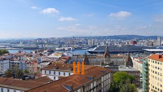 Miete Etagenwohnung  Plaza de fuente seoane. Acogera y soleada vivienda con excelentes vistas al mar ubicada