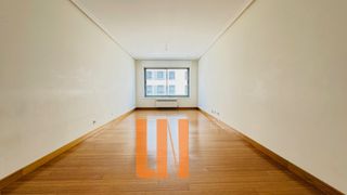 Rent Flat  Rúa de dabán. Vivienda de 79 m² útiles en edificio de reciente construcción co