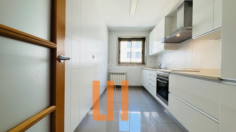 Foto e7fc7f3c-2dd5-440f-ab7a-3050c96dd3de. Rent flat with heating parking in Eirís Coruña (A)