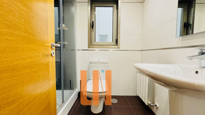 Foto ebbd0103-f3f4-433d-8c5e-dc2cf224cfb4. Rent flat with heating parking in Eirís Coruña (A)