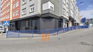 Rent Office space  Rúa alexandre bóveda. Local en esquina con excelene visibilidad y totalmente acondicio