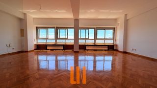 Lloguer Pis  Praza pontevedra. Piso totalmente exterior en excelente estado