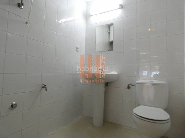 Foto 0c436882-3f40-4d5d-b2b7-92e59366e917. Alquiler oficina en rúa san andrés 158 oficina de 327 m² a pocos metros de la plaza de pontevedra en Coruña (A)