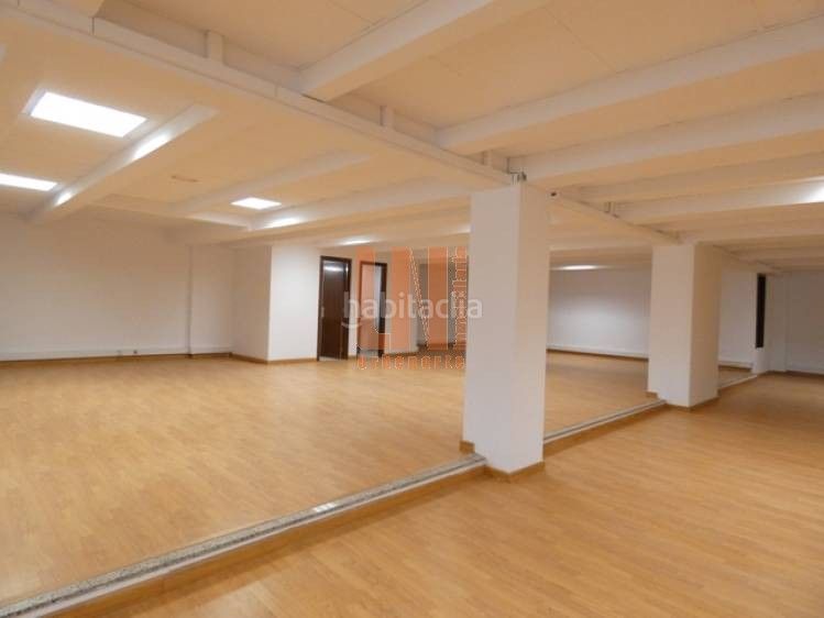 Foto ef84401b-24c0-43d0-aad8-d25305f4f2fb. Alquiler oficina en rúa san andrés 158 oficina de 327 m² a pocos metros de la plaza de pontevedra en Coruña (A)