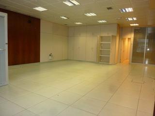 Location Local commercial  Rúa doutor fleming. Se alquila local comercial 134m², 8 m de fachada.