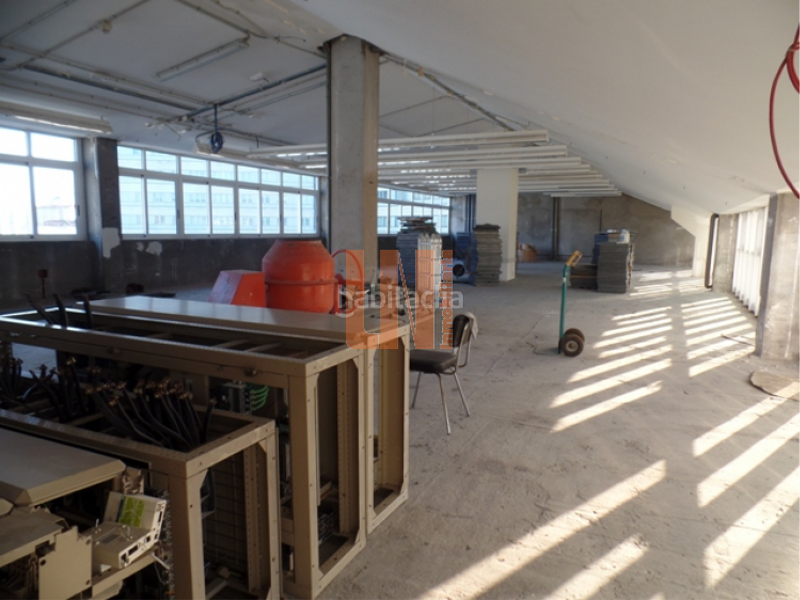 Foto be542925-c6d4-4221-ab78-ec4582b5ef2c. Location bureau dans avenida ferrocarril 17 dans Someso - Matogrande Coruña (A)