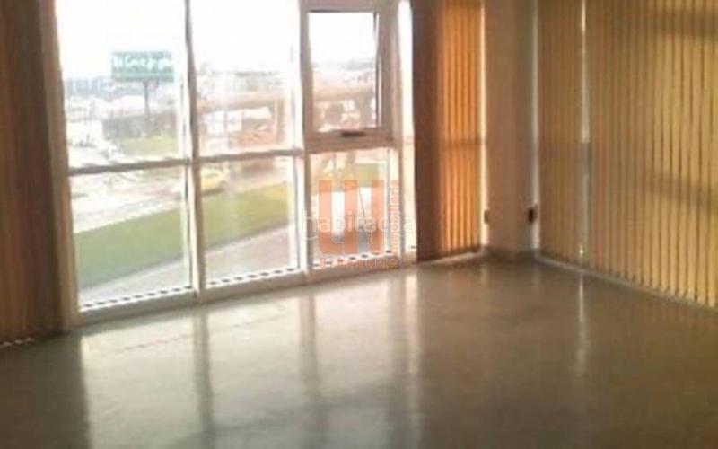 Foto 8db77d28-f536-4da1-98fd-3d43ccf01147. Location bureau avec parking dans Someso - Matogrande Coruña (A)