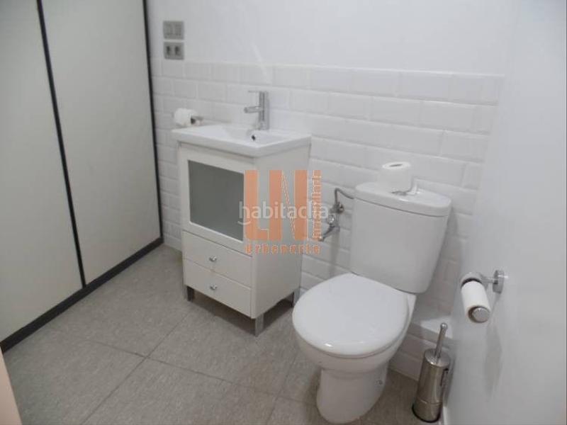 Foto a8fbcd5c-fa82-43c8-86b5-1b331a7fccb7. Miete büro mit parking in Someso - Matogrande Coruña (A)