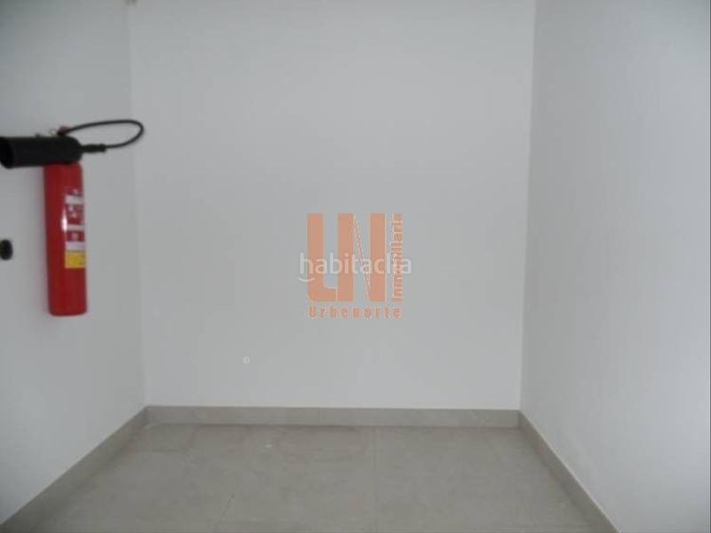 Foto 016f8c66-0a79-454f-b74f-383366a89230. Lloguer local comercial a ronda de outeiro 129 a Coruña (A)